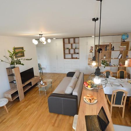 Shine24 - Spacious And Bright Apartment - New 诺威萨 外观 照片